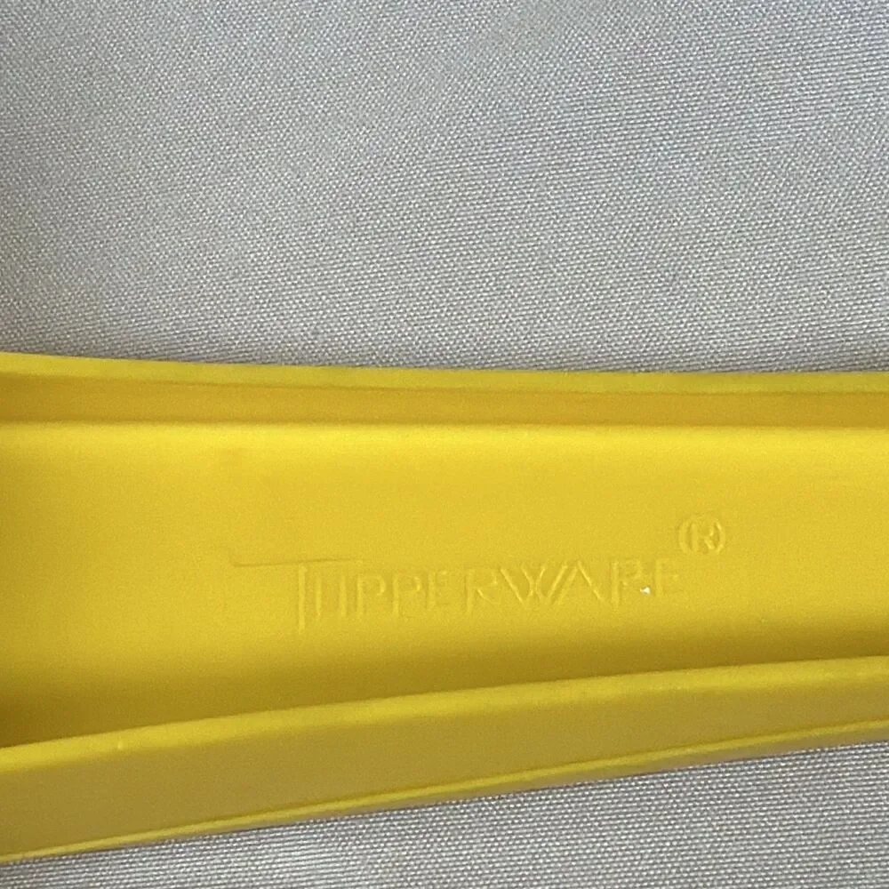 Vintage Tupperware Yellow Handled Colander Strainer Sieve 8